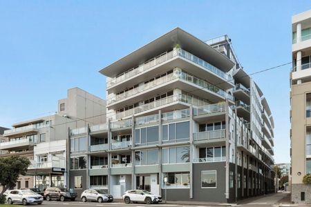 Bayside Luxury With Stunning Views - Photo 3