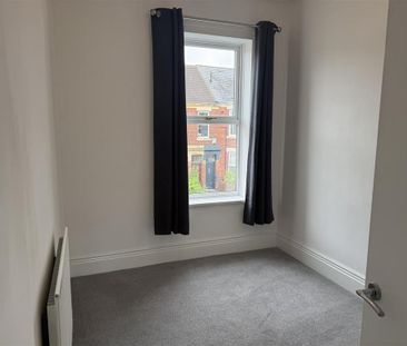 3 bedroom maisonette to rent - Photo 2