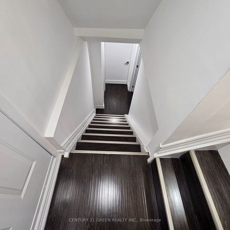 Detached Home For Lease | W8059958 - Photo 5