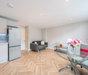 2 bedroom flat to rent - Photo 4