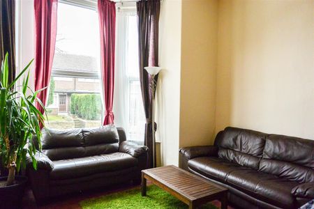 Flat 1, 63 Woodland Lane, Chapel Allerton, Leeds, LS7 4QG - Photo 2