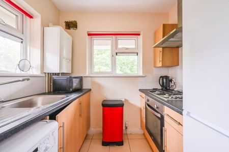 2 bedroom flat to rent - Photo 5