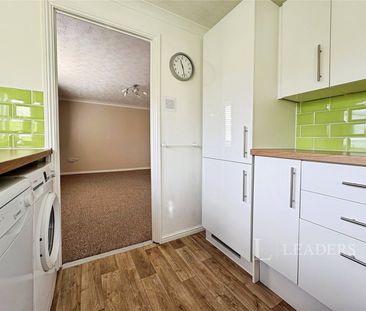 2 bedroom property to rent Bishops Close, NR7 - Photo 5