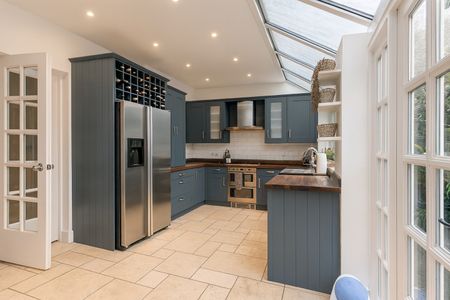 4 Bed Semi-Detached House, Barnes, SW13 - Photo 5