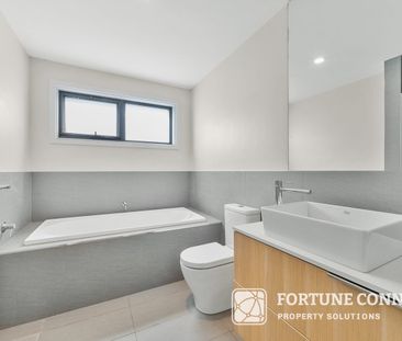 3 Bedroom House Next to shops - Photo 6