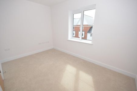 4 bedroom terraced house to rent - Photo 3