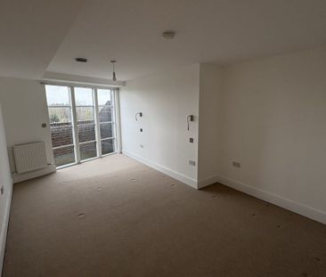 Station Parade, LETCHWORTH GARDEN CITY - Photo 3