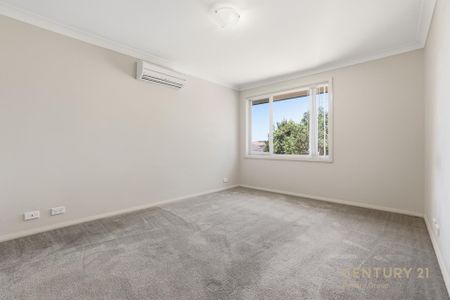 Neat As a Pin Both inside and outside - Photo 3