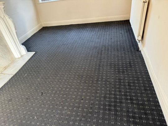 3 Bed Detached House, Lily Lane, M9 - Photo 1