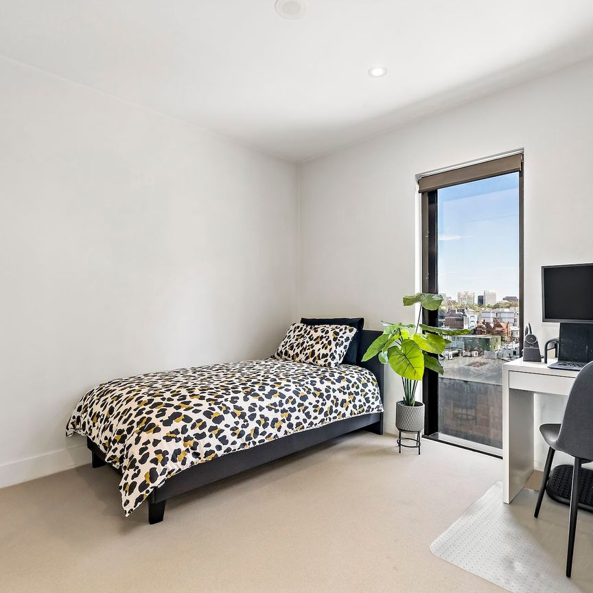 Unit 806/229 Toorak Road, South Yarra. - Photo 1