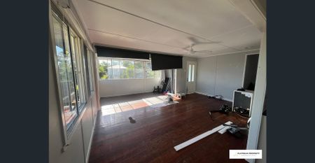 Spacious & Sunny 3-Bedroom Home with Big Backyard - Photo 4