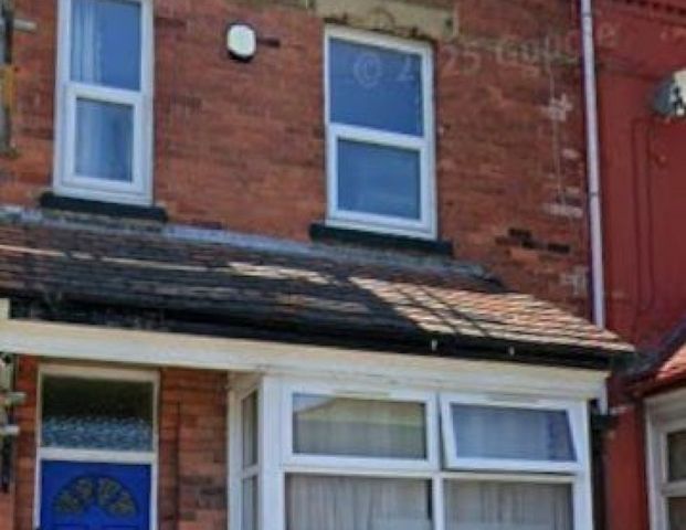 Heald Grove, Manchester, M14 - Photo 1