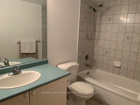 For Lease - 260 Doris Avenue Unit# 911, Toronto, Ontario - Photo 4