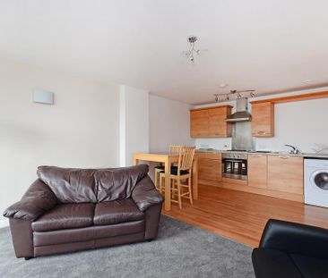 2 bedroom flat to rent - Photo 3