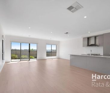 4 Bedroom Family Home! - Photo 6