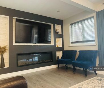 3 bedroom semi-detached house to rent - Photo 2