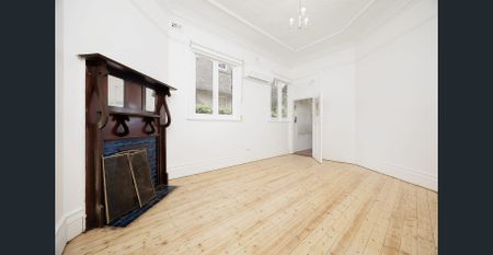 Refurbished Apartment With Sunroom/Study Close To Amenities - Photo 3