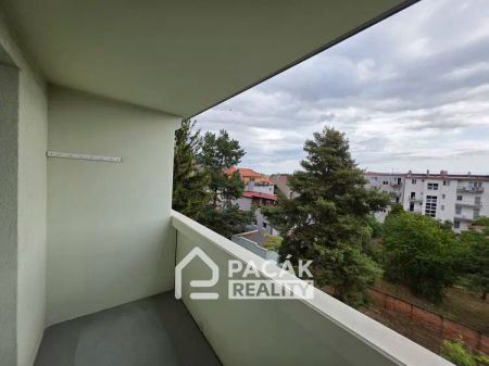 Pronájem nadstandardního bytu 3+1 se dvěma balkony a klimatizací v Prostějově - Photo 3