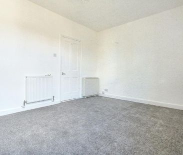 2 bedroom end of terrace house to rent - Photo 6