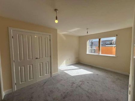 Esplanade, Porthcawl, Bridgend County Borough, CF36 - Photo 3