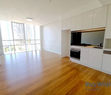 Stylish One-Bedroom Penthouse in Ruby Tower - Photo 1