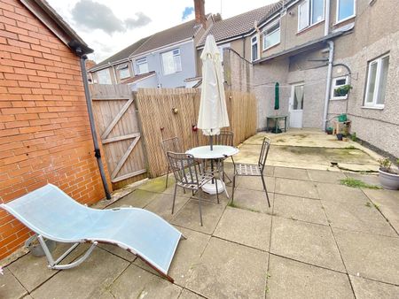 Hocking Road, WYKEN, COVENTRY CV2 - Photo 2