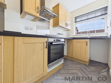 2 bedroom end of terrace house to rent - Photo 2