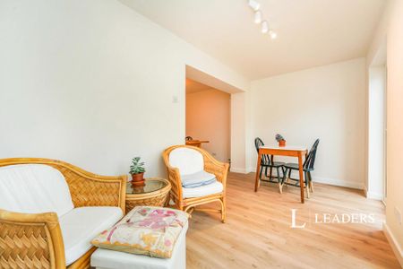 3 bedroom semi-detached house to rent - Photo 3