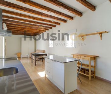 Penthouse for rent in Madrid (Centro) - Photo 1