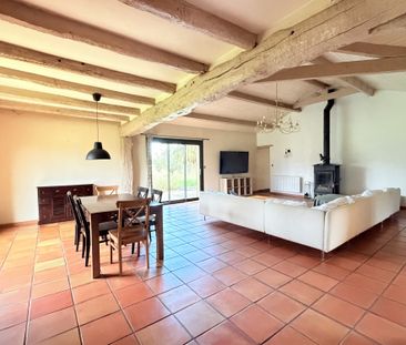 Location Maison 6 pièce(s) - 199 m² - Photo 2