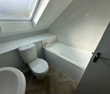 2 bedroom semi-detached house to rent - Photo 4