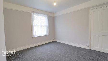 3 bedroom semi-detached house to rent - Photo 3
