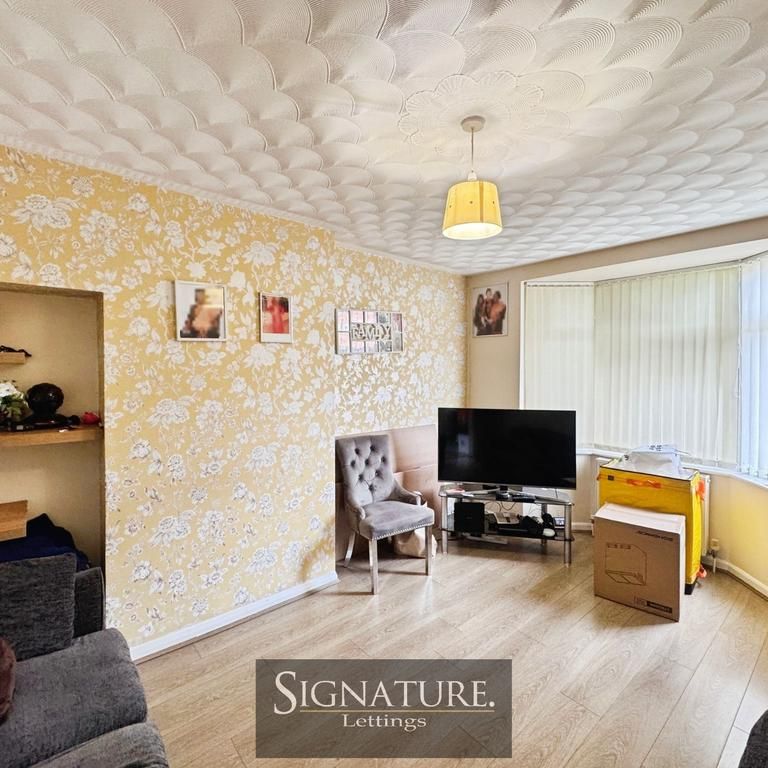 3 bedroom semi-detached house to rent - Photo 1