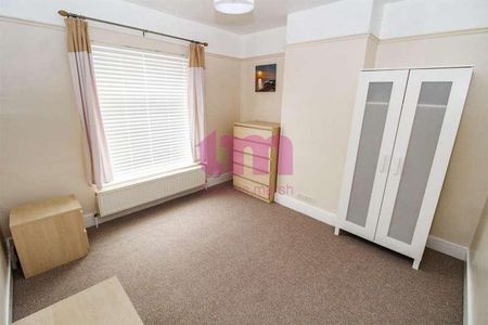 College Road, Grays, RM17 - Photo 4