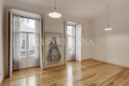 Apartamento T2, para arrendamento, localizado na Baixa, Lisboa - Photo 4