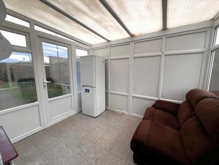 3 bedroom end of terrace house to rent - Photo 3