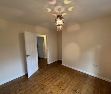 2 bedroom semi-detached bungalow to rent - Photo 2