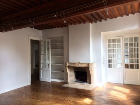 APPARTEMENT T5 A LOUER - Photo 2