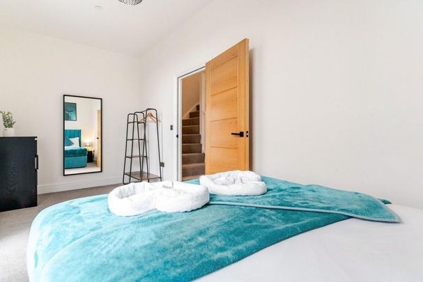 4 bedroom townhouse to rent - Photo 1