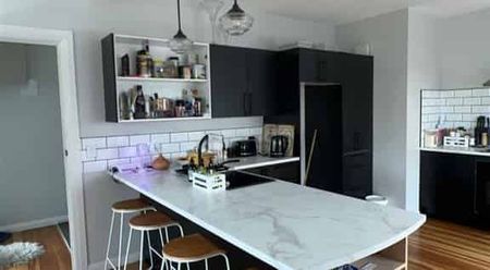 Central Location on Cambridge - Photo 2