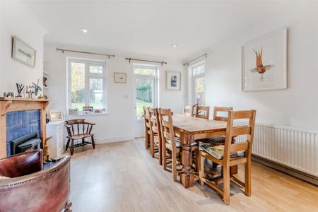 4 bedroom detached bungalow to rent - Photo 5