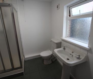 8 Bloomfield Crescent, Belfast, BT5 5AT - Photo 6