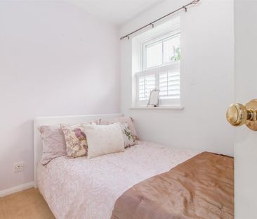 2 bedroom House To Let - Photo 3