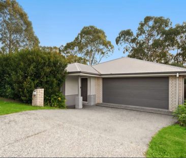 Spacious Family Home in a Convenient Location - Photo 5