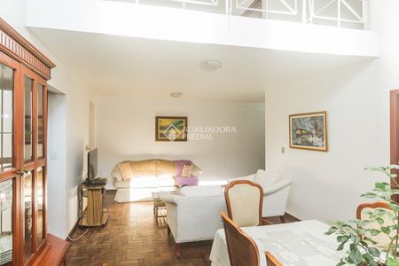 Casa com 3 quartos e 265m² para alugar em Vila João Pessoa, Porto Alegre. - Foto 2