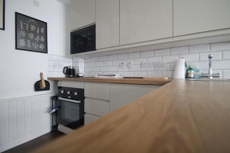 1 Bedroom | 12 Bedford Mews, PL4 8JL - Photo 3