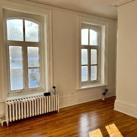 Vieux Lévis, 3 1/2 chauffé stationnement beaucoup de cachet - Photo 1