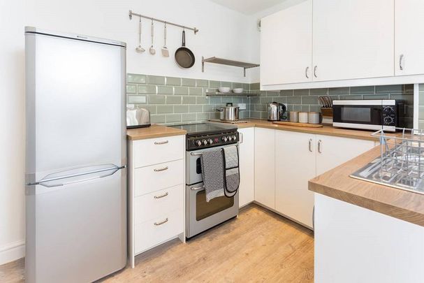 4 bedroom house to rent - Photo 1