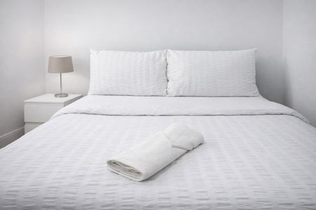 4 Bed End Terrace, College Gardens, N18 - Photo 3