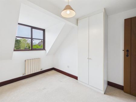3 bedroom mews to rent - Photo 3